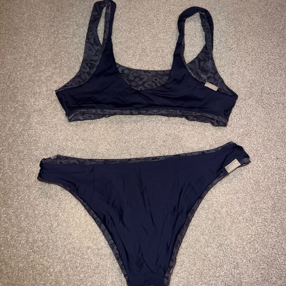 IMSY REVERSIBLE BIKINI TOP AND BOTTOM SIZE M - Picture 4 of 4